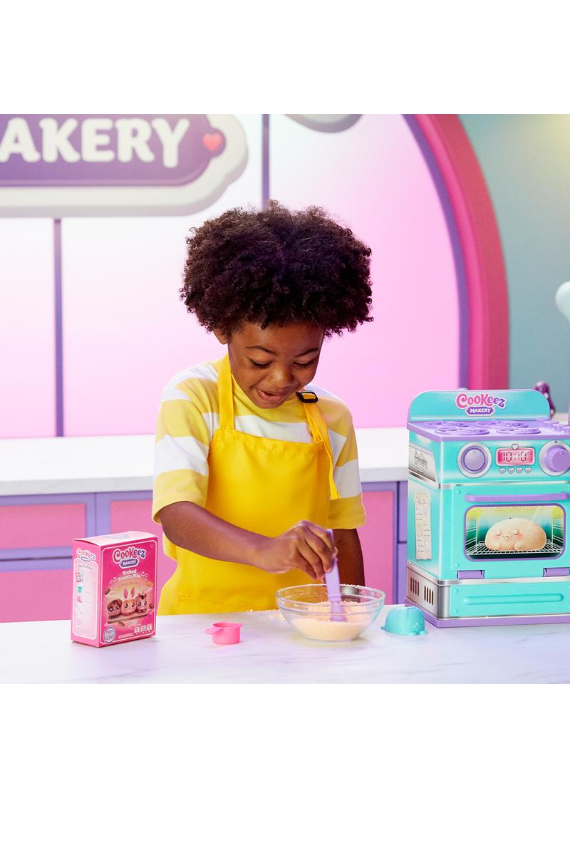 Cookeez Makery™ 'Bake Your Own Plush' Oven Playset Assortment – SUMSTUFF4U